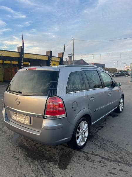 Opel Zafira 1.9 cdti cosmo