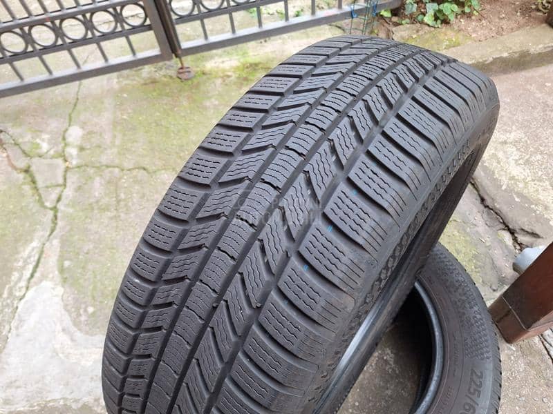 Continental 225/60 R18 Zimska