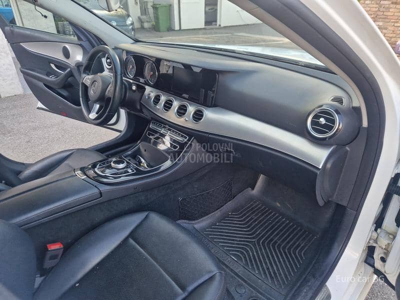 Mercedes Benz E 220 A K C I J A