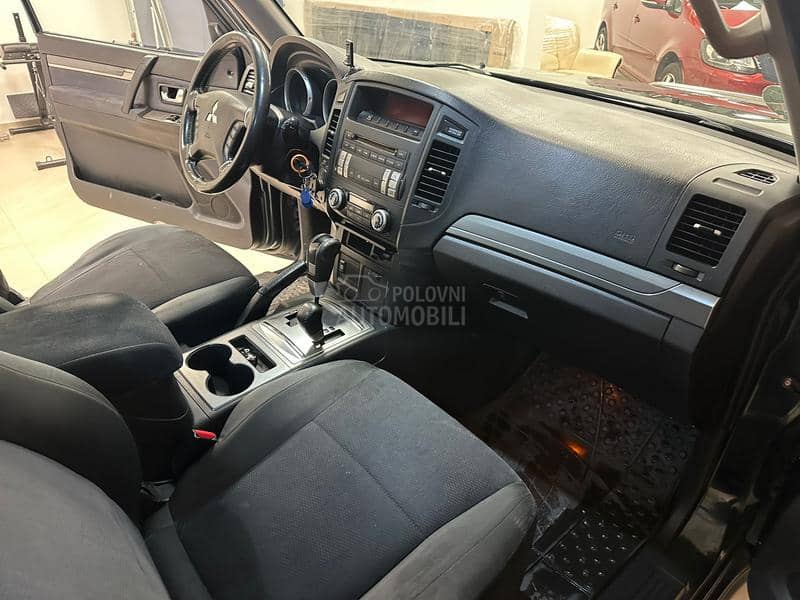 Mitsubishi Pajero N1