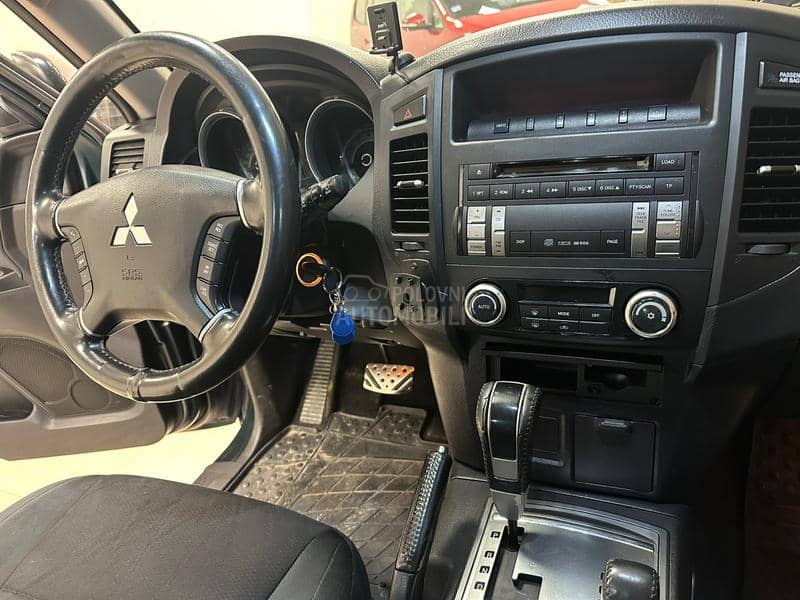 Mitsubishi Pajero N1