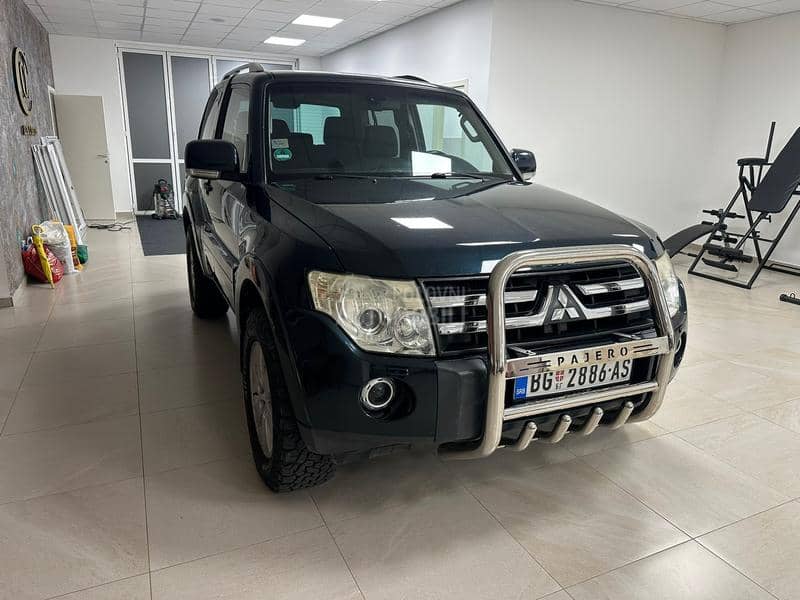 Mitsubishi Pajero N1