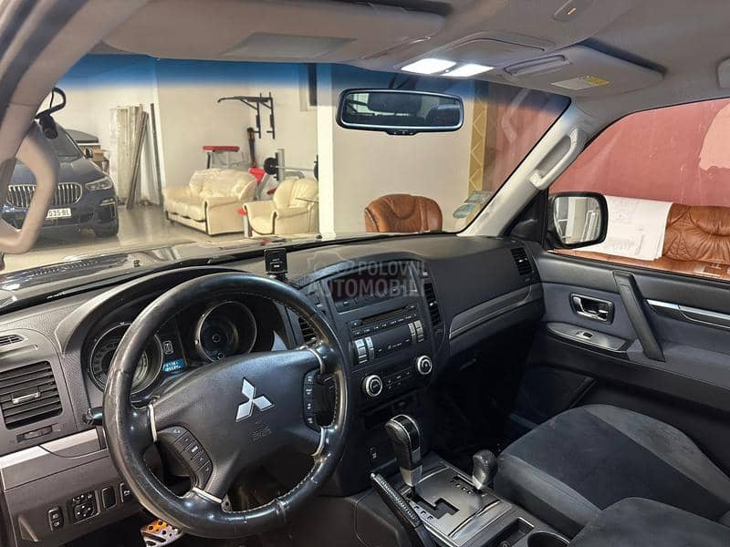 Mitsubishi Pajero N1