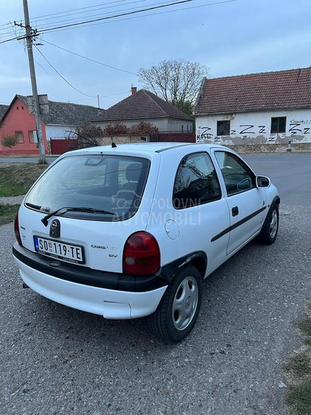 Opel Corsa B 1.0 B