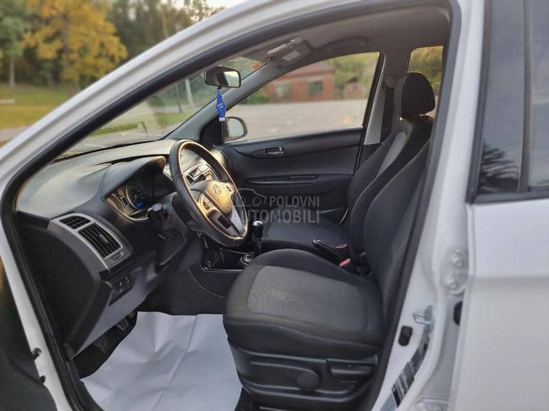 Hyundai i20 1.2b Nav/Led/Ch