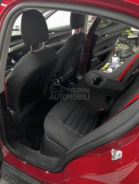 Alfa Romeo Stelvio  Alfa Romeo Stelvio