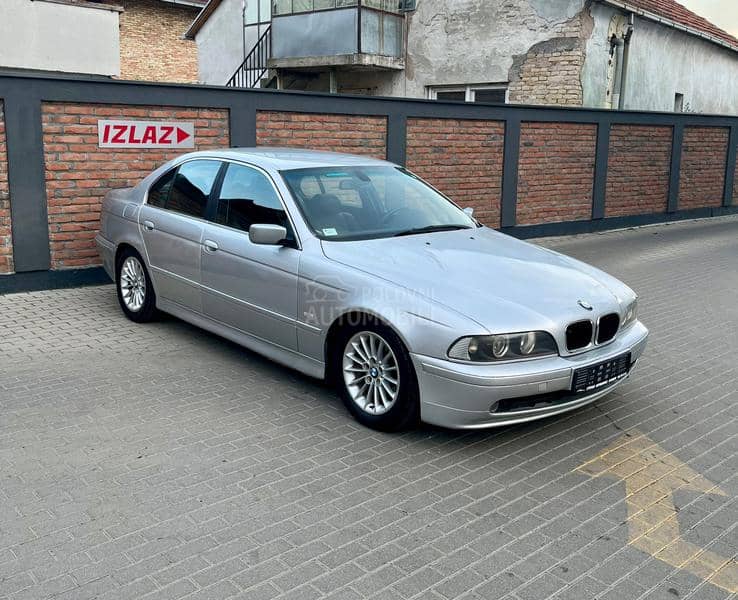 BMW 520  BMW 520