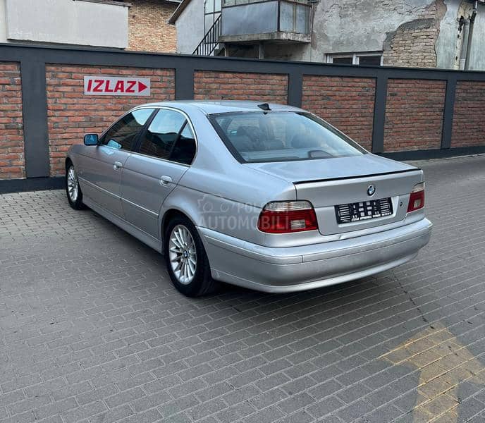 BMW 520  BMW 520