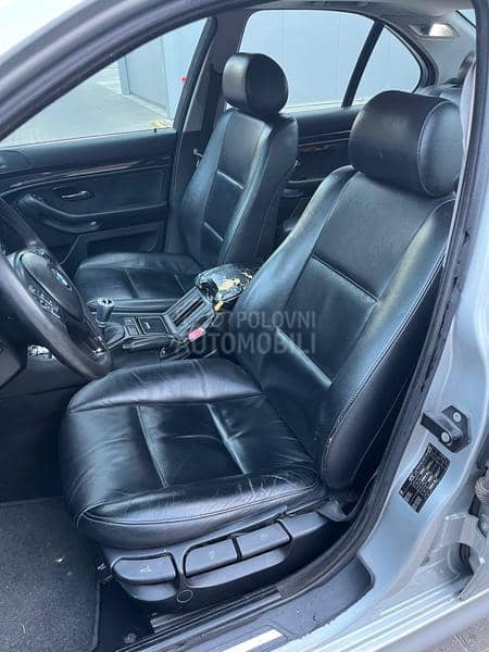 BMW 520  BMW 520