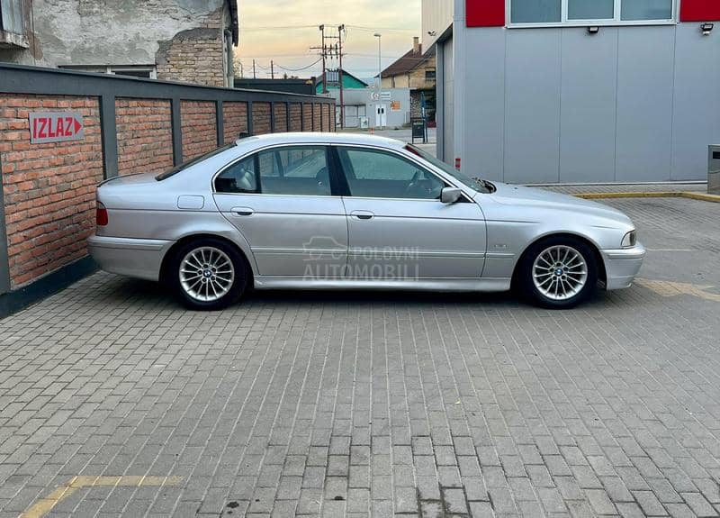 BMW 520  BMW 520