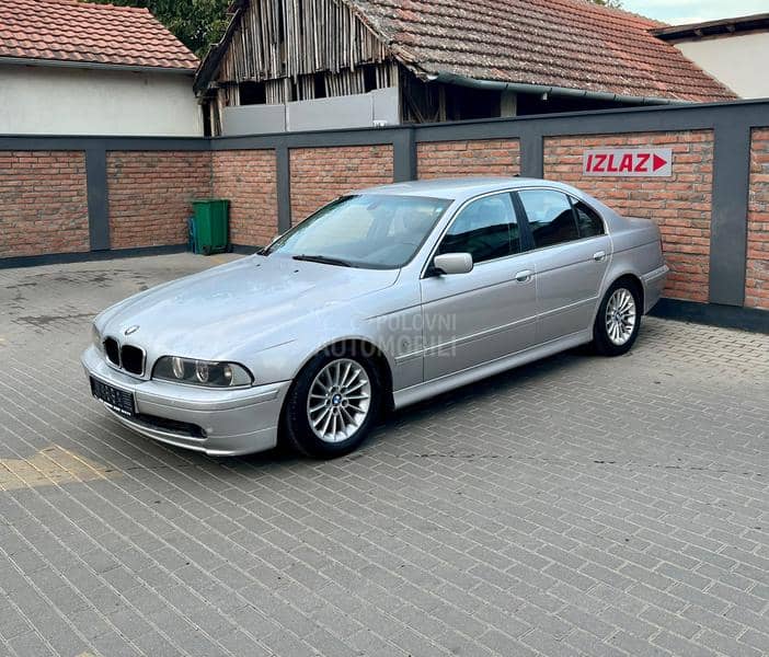 BMW 520  BMW 520