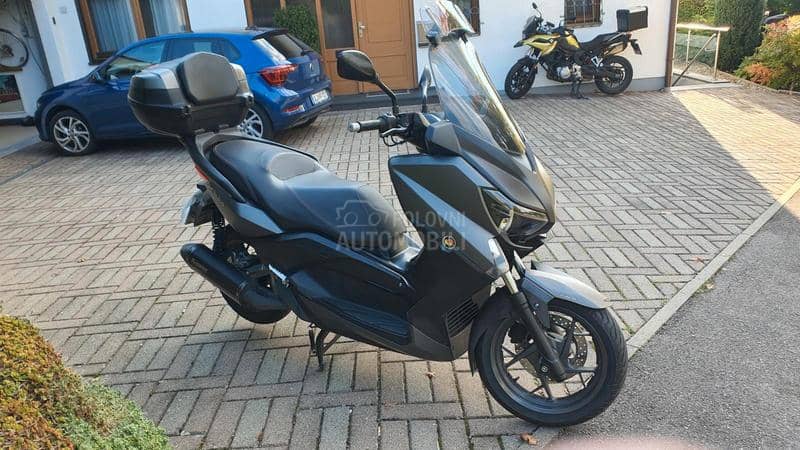 Yamaha X Max