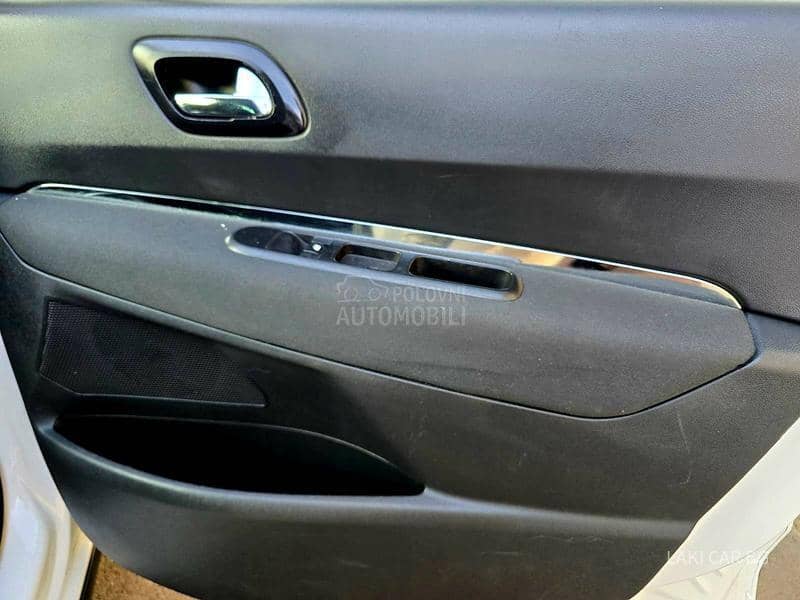 Peugeot 3008 AUTOM 1.6 HDI