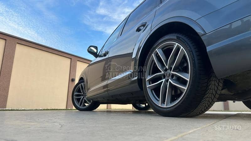 Audi Q7 3.0 TDI/3XS-LINE/FUL Audi Q7 3.0 TDI/3XS-LINE/FUL