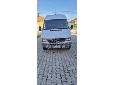 Mercedes Benz Sprinter 212