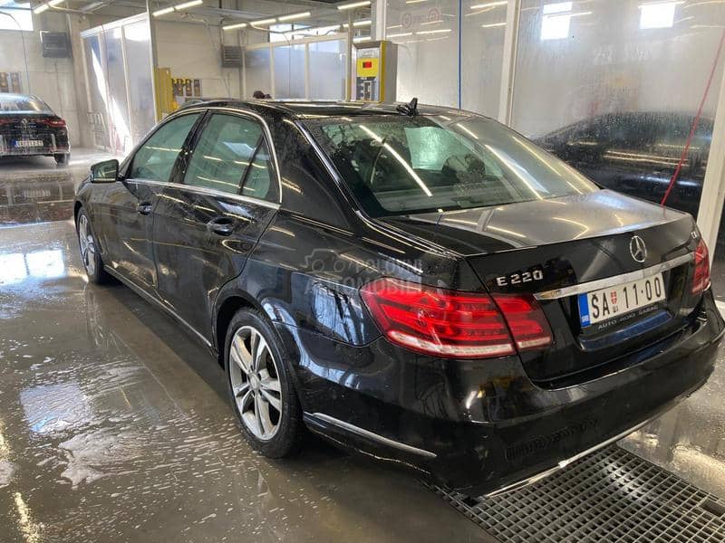 Mercedes Benz E 220 