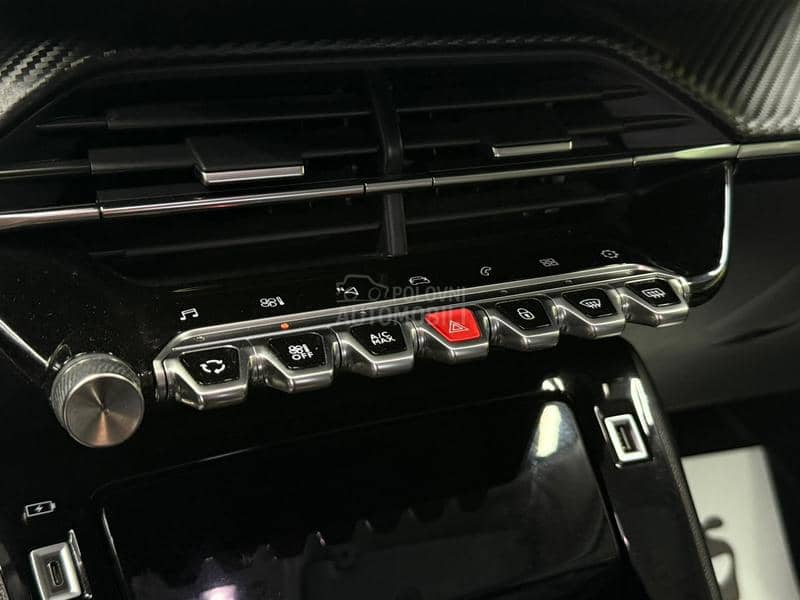 Peugeot 2008 1.2b/Allure/3D/N0V