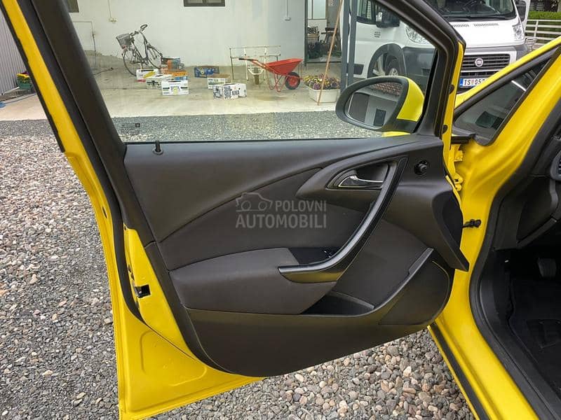 Opel Astra J 1.6Enjoy