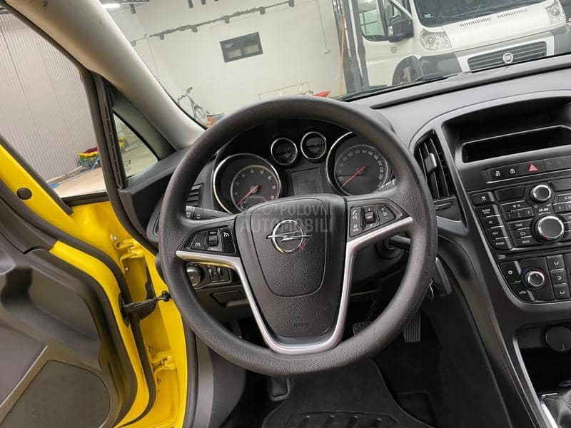 Opel Astra J 1.6Enjoy