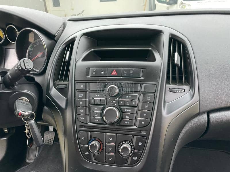 Opel Astra J 1.6Enjoy