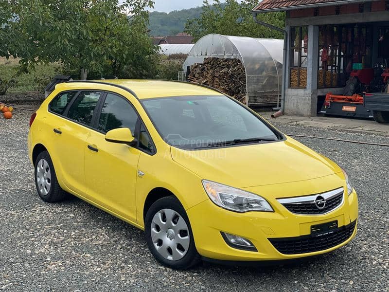 Opel Astra J 1.6Enjoy