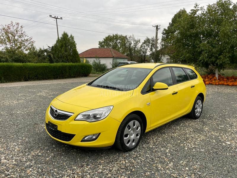 Opel Astra J 1.6Enjoy