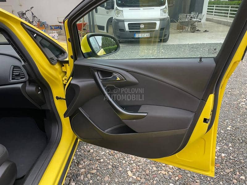 Opel Astra J 1.6Enjoy