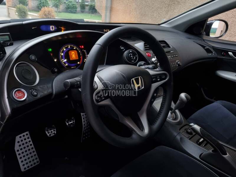 Honda Civic 1.8b SPORT