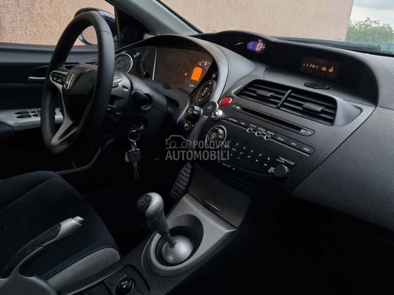 Honda Civic 1.8b SPORT