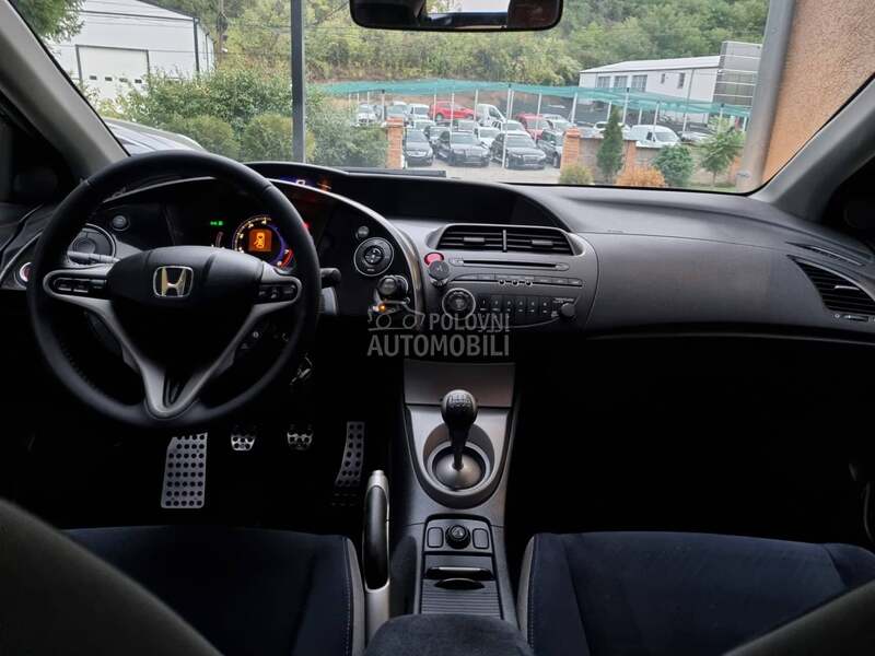 Honda Civic 1.8b SPORT