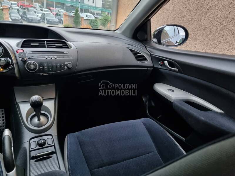 Honda Civic 1.8b SPORT