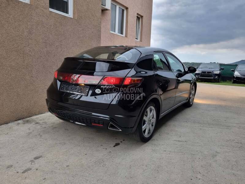 Honda Civic 1.8b SPORT