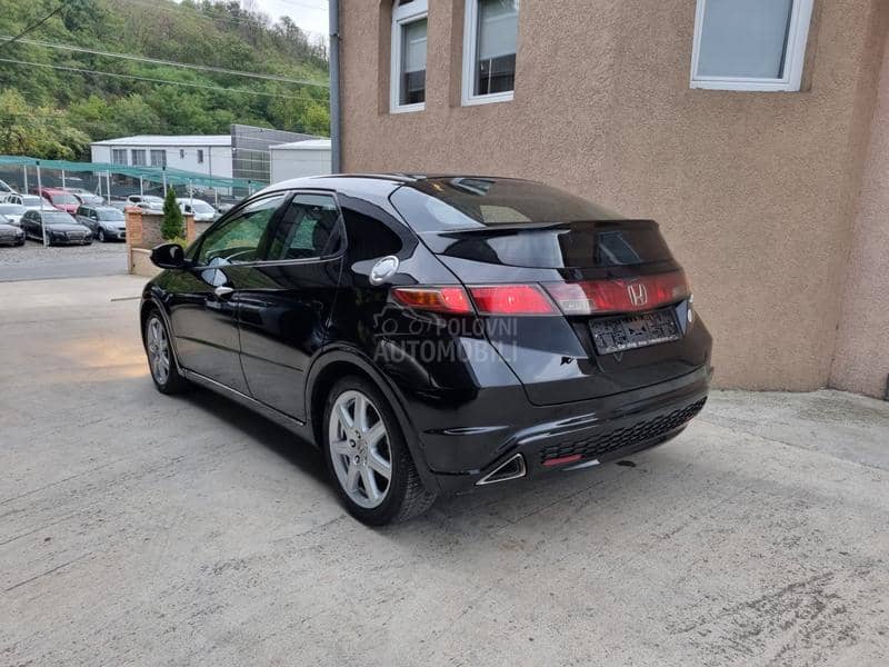 Honda Civic 1.8b SPORT