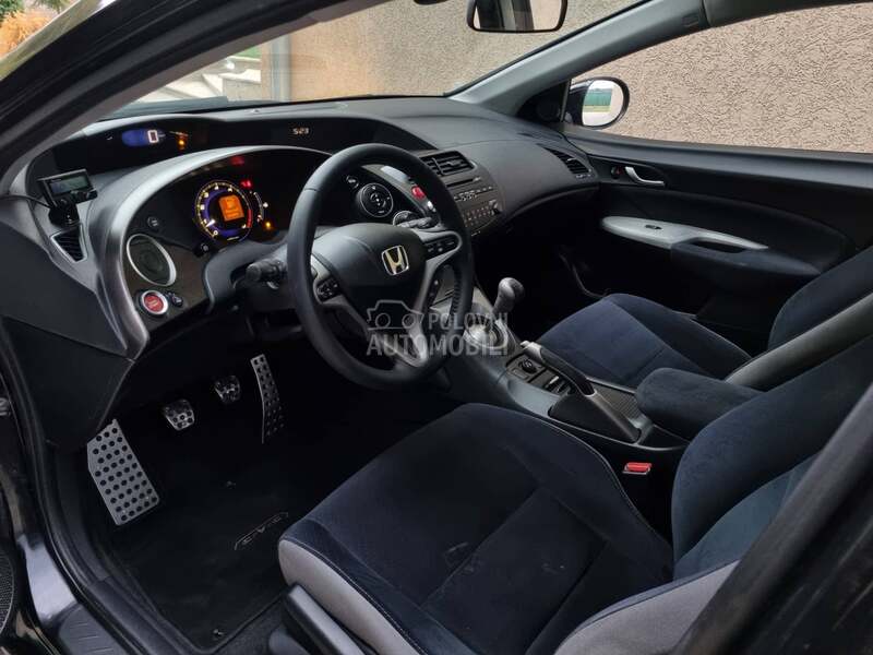 Honda Civic 1.8b SPORT