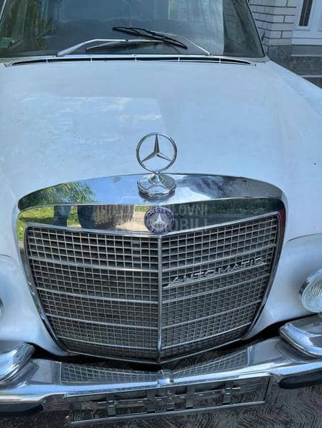 Mercedes Benz w109