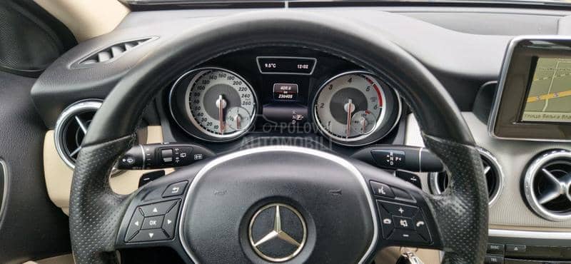 Mercedes Benz GLA 200  Mercedes Benz GLA 200