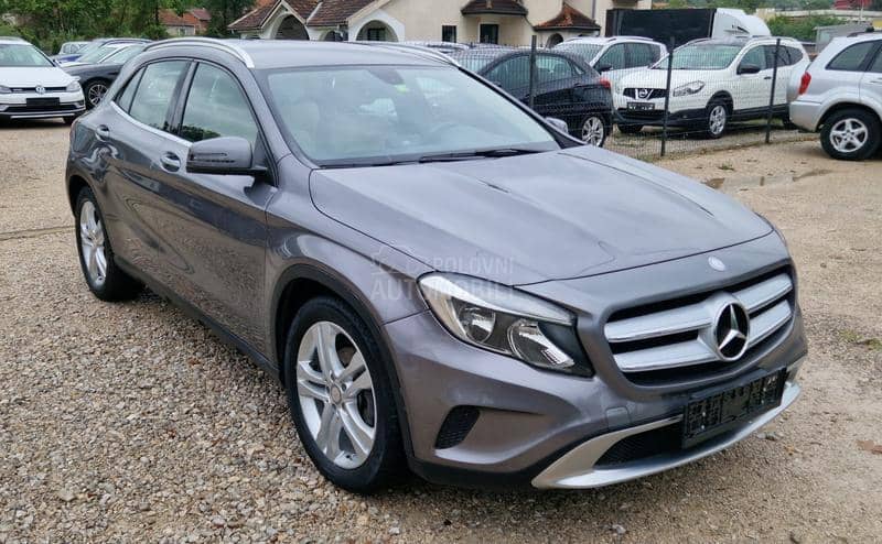 Mercedes Benz GLA 200  Mercedes Benz GLA 200