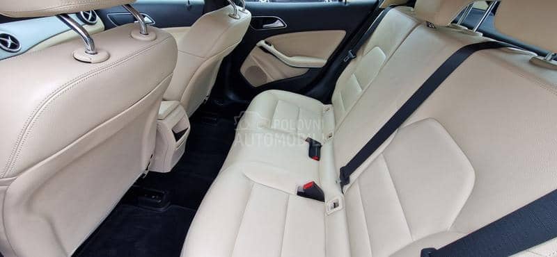 Mercedes Benz GLA 200  Mercedes Benz GLA 200