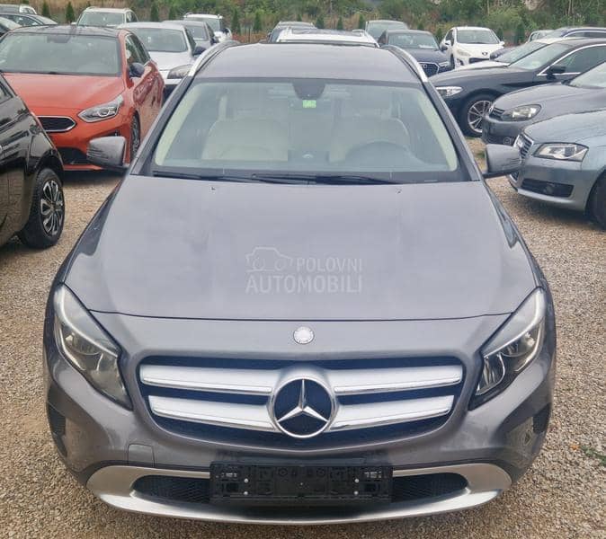 Mercedes Benz GLA 200  Mercedes Benz GLA 200