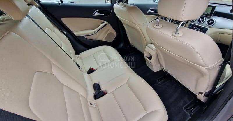 Mercedes Benz GLA 200  Mercedes Benz GLA 200