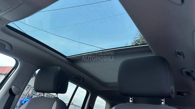 Volkswagen Touran 2.0 TDI PANO