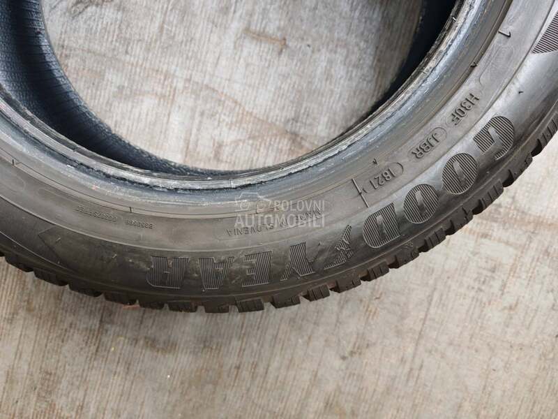 Goodyear 205/55 R16 Zimska