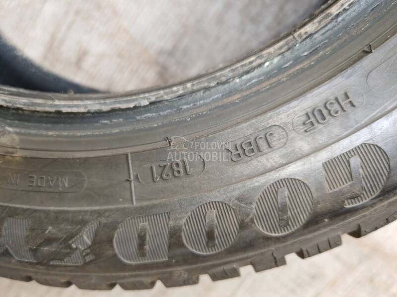 Goodyear 205/55 R16 Zimska