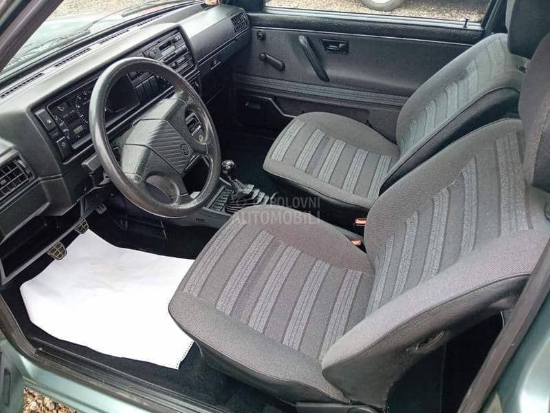 Volkswagen Golf 2 1.6 BUKVALNO NOV