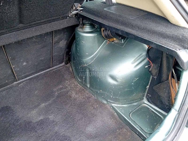 Volkswagen Golf 2 1.6 BUKVALNO NOV