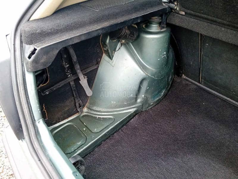 Volkswagen Golf 2 1.6 BUKVALNO NOV