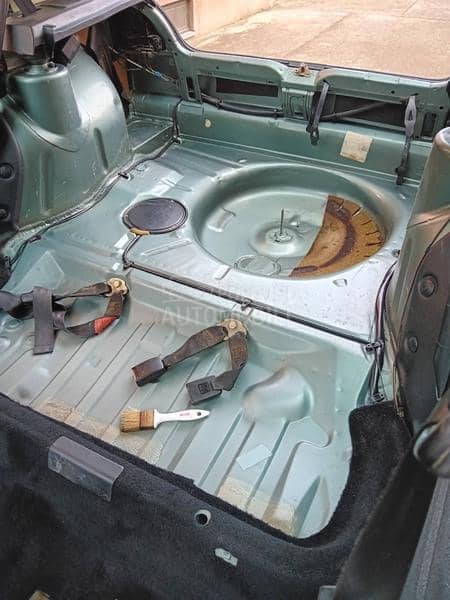 Volkswagen Golf 2 1.6 BUKVALNO NOV