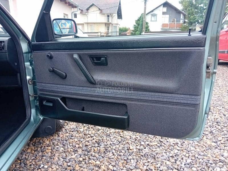 Volkswagen Golf 2 1.6 BUKVALNO NOV