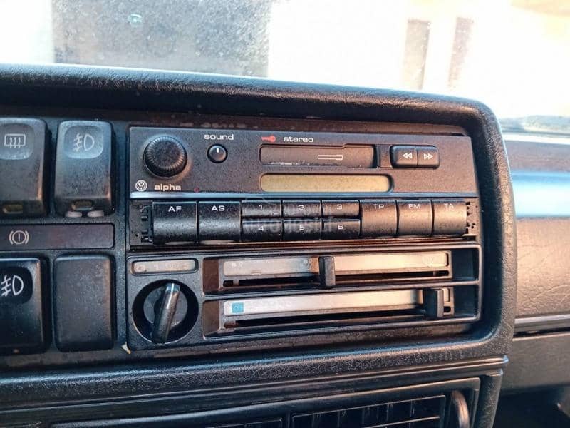 Volkswagen Golf 2 1.6 BUKVALNO NOV