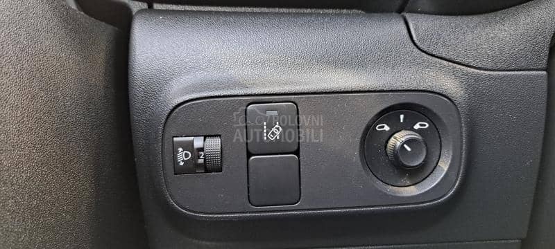 Citroen C3 BUSINESS 1.2I 82 N1